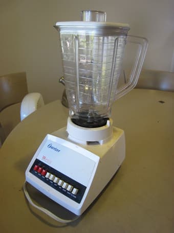 Osterizer 10-Speed Blender - $15 2