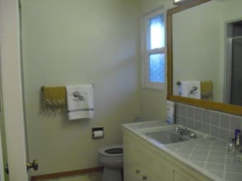 LARGE 900 sq. ft Masterbed/bath Minutes from Stanford on Embarcardero) 1