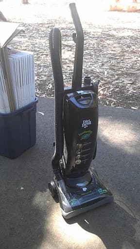Great Vacuum Cleaner with Replacement Bags for Sale - only $25 dollars 1