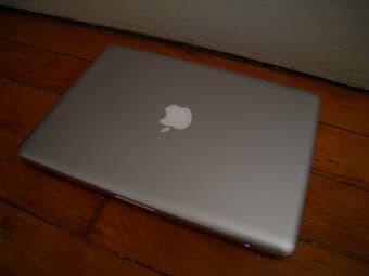 aluminum unibody 13" apple macbook with OS X LION - $680 OBO 2
