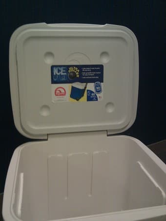 Igloo 60 quarts cooler for sale or exchange 2