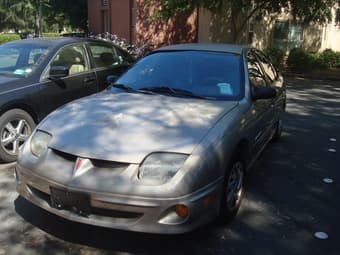 For Sale: Poniac Sunfire (2000)   $2000 2