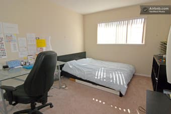 A BR in a 2BR/1Bath apartment Near Stanford. 2