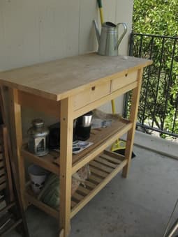 EXCELLENT GRILL AND TABLE!!! 2