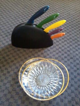 Kitchen utensils for sale (pots, wok, knives, dishes) 2