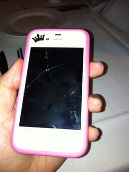 AT&T iPhone 4 with cracked screen $300 obo 2