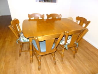 MOVING SALE (Table, chairs, sofa, coffee table, end table, toaster...) 1