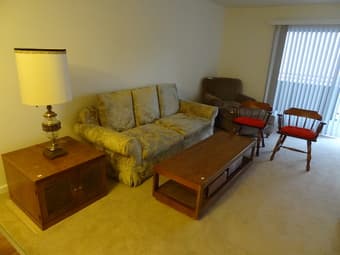 MOVING SALE (Table, chairs, sofa, coffee table, end table, toaster...) 2
