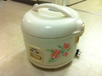 Sanyo Rice Cooker (4 cups) 1
