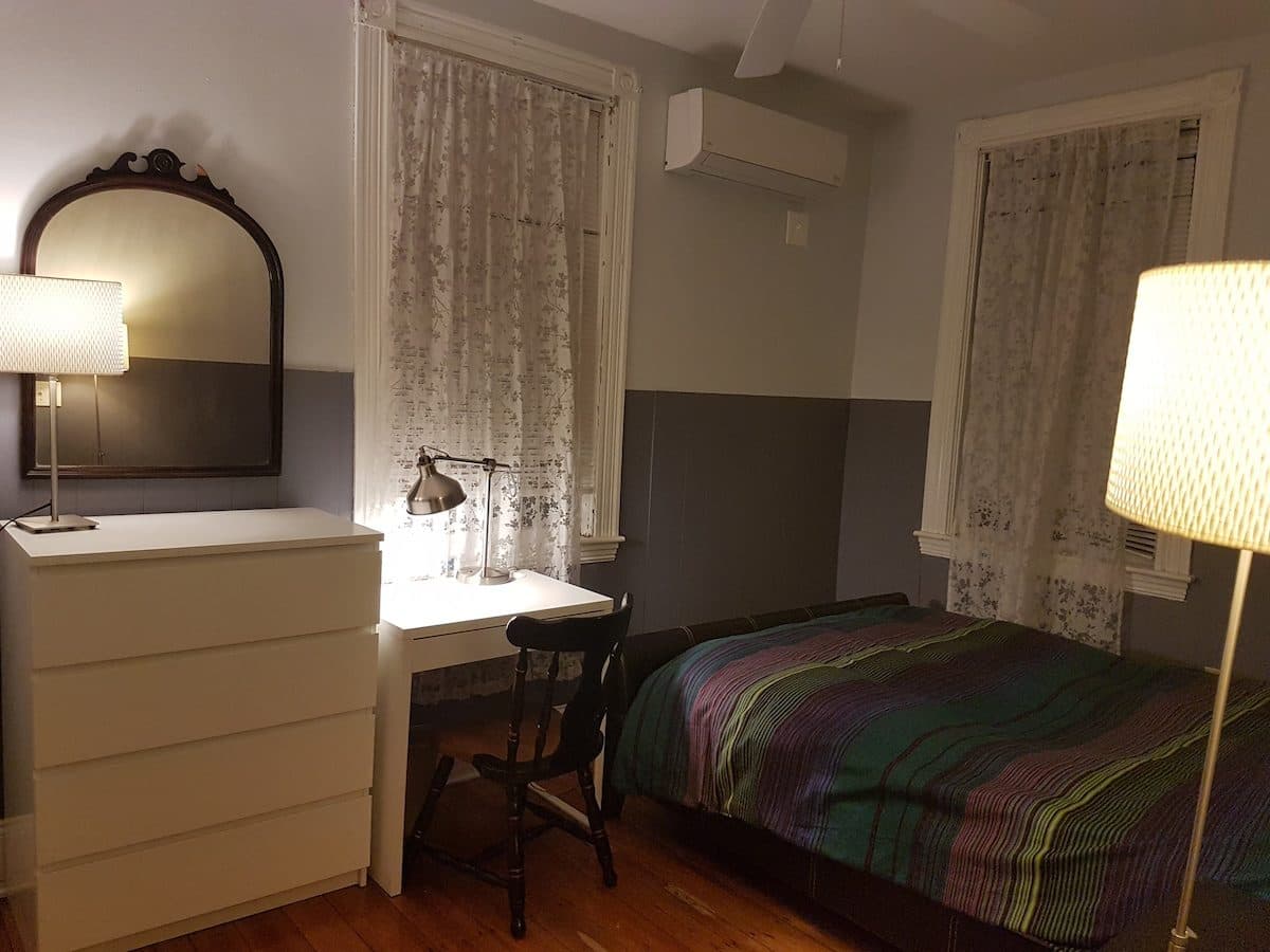 Authentic Boston, cozy room 1