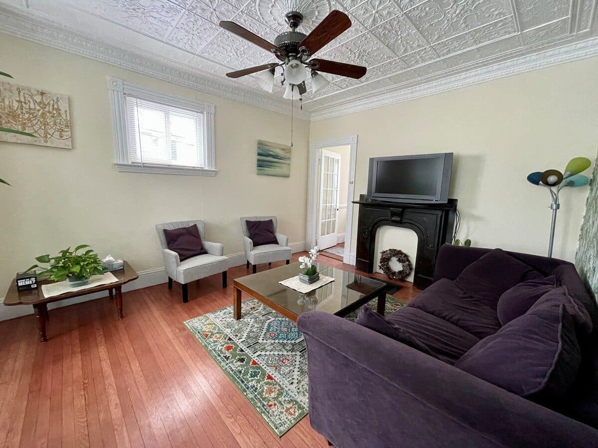 Walk to Harvard, MIT, Central, Subway, Book Now! 3