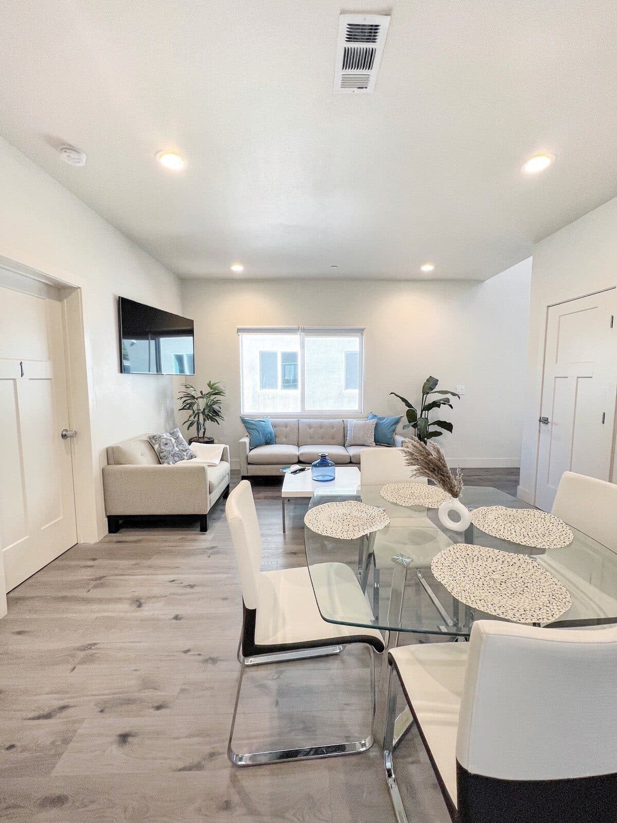 #5 -Suites@Roosevelt Park-private suite with bath 1