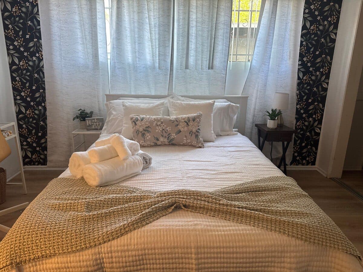 Quiet Guest Suite |15 Mins from LAX & Near Transit 1
