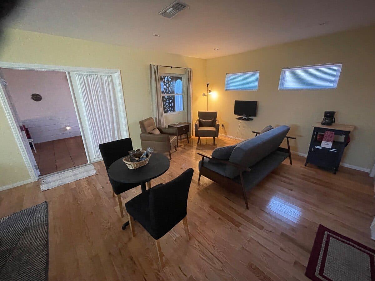 NoHo Breezeway Suite 1
