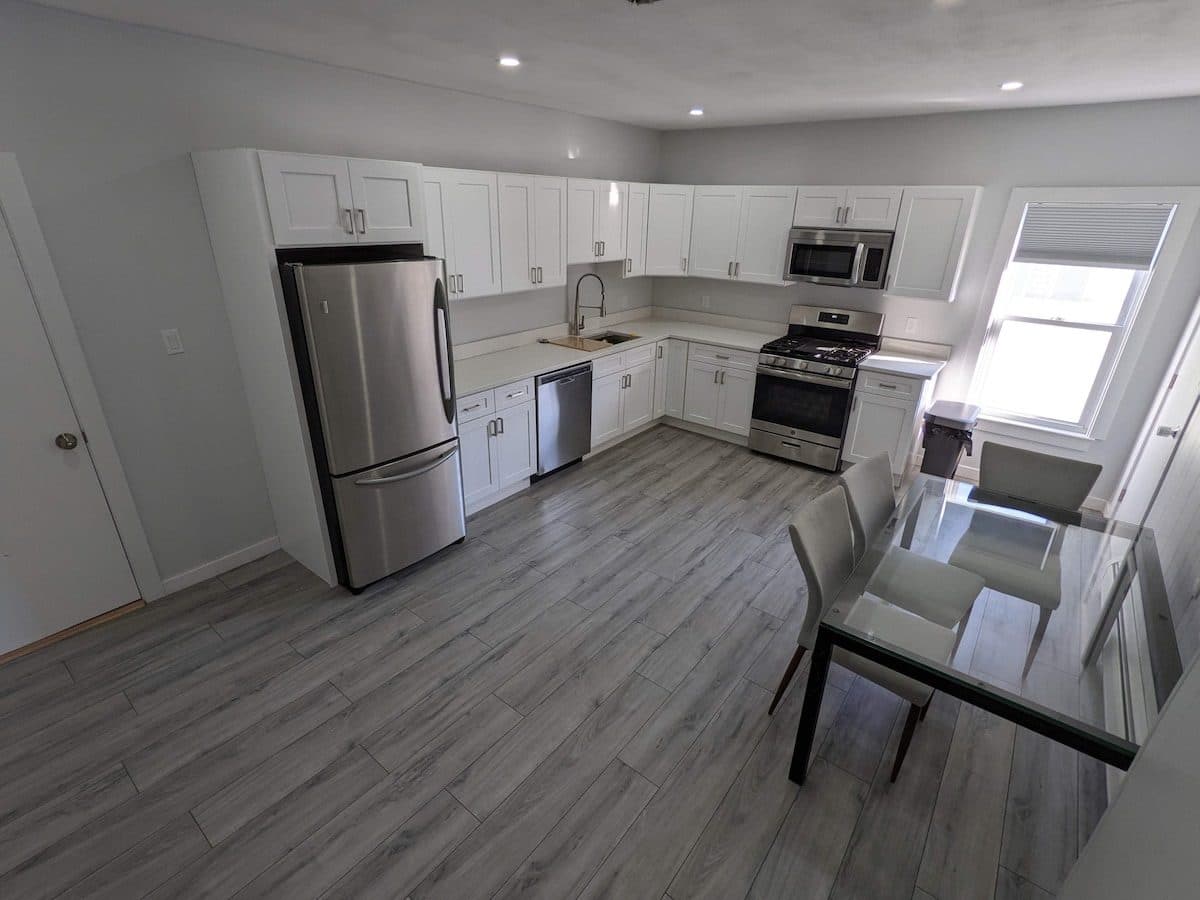 Great private bedroom close to Downtown o3 1