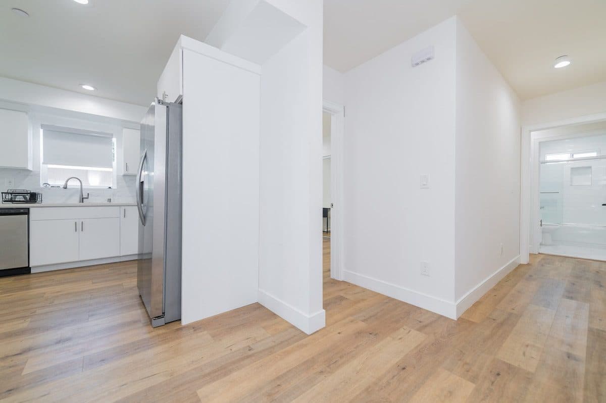 Quiet Private Room w/ Bath near USC & DTLA 1