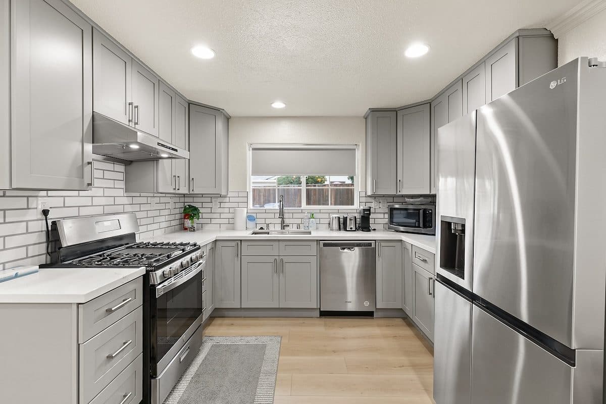 YieldMax (WA) | Remodeled Room Downtown SJ -A2 1