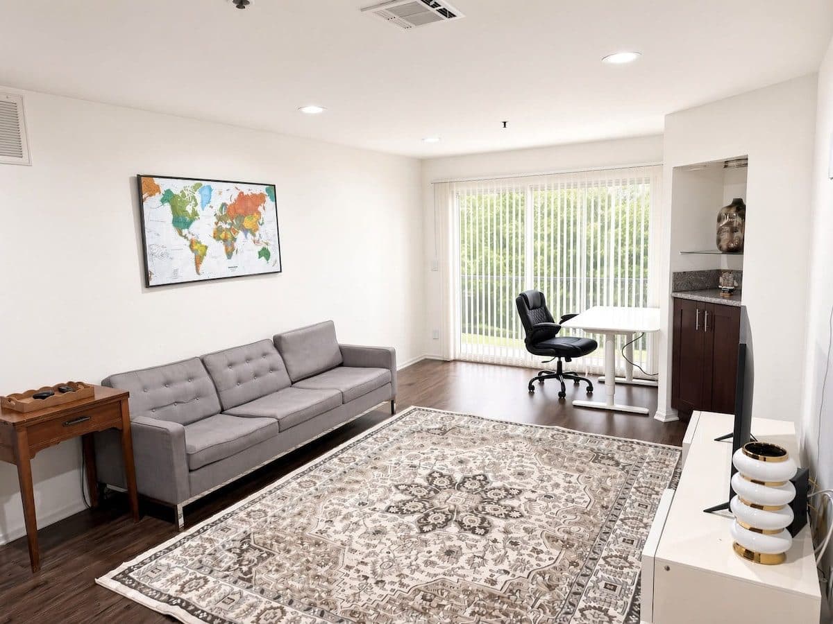 Modern 1BR in the Heart of Hollywood 1