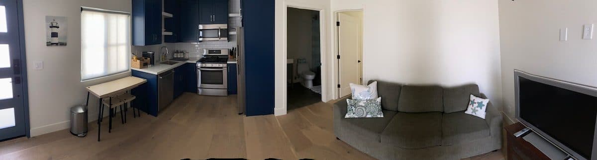 Welcoming 1 bedroom guesthouse in West Los Angeles 2