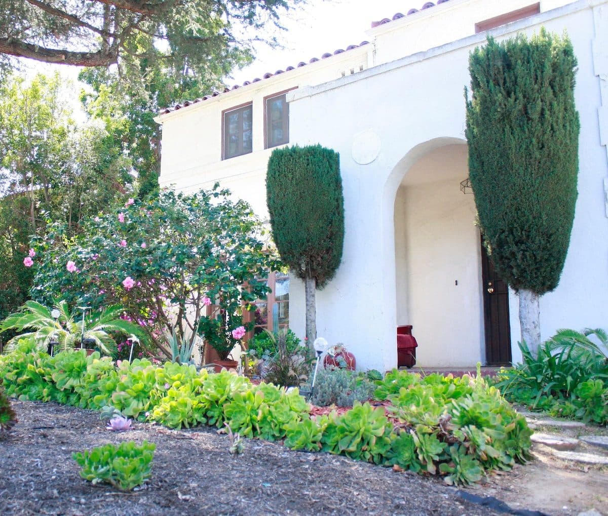 Private Bathroom -Private Terrace -USC- West Adams 2