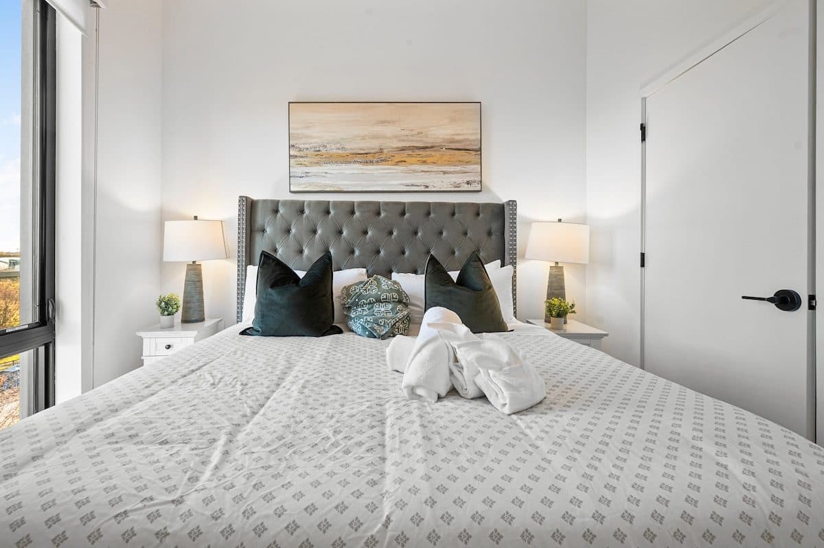 Luxury 1BR Next to Logan Airport l302 3