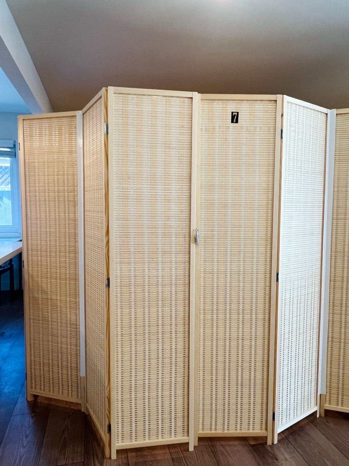#7-Affordable Shared Room w/ Screen Divider/SJ 2