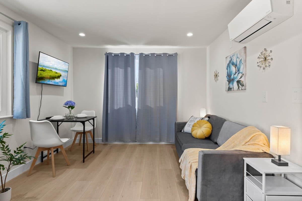 YieldMax (WA) | Guest House w Kitchen+HVAC+parking 3