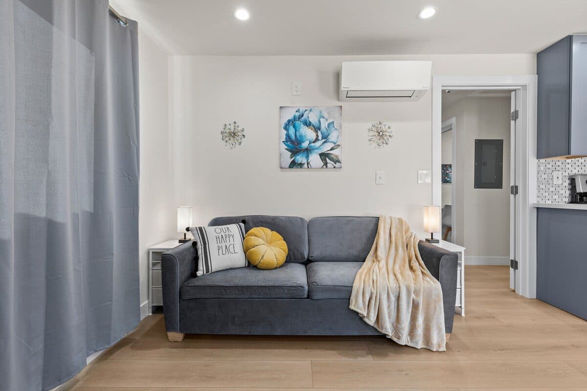 YieldMax (WA) | Guest House w Kitchen+HVAC+parking 2