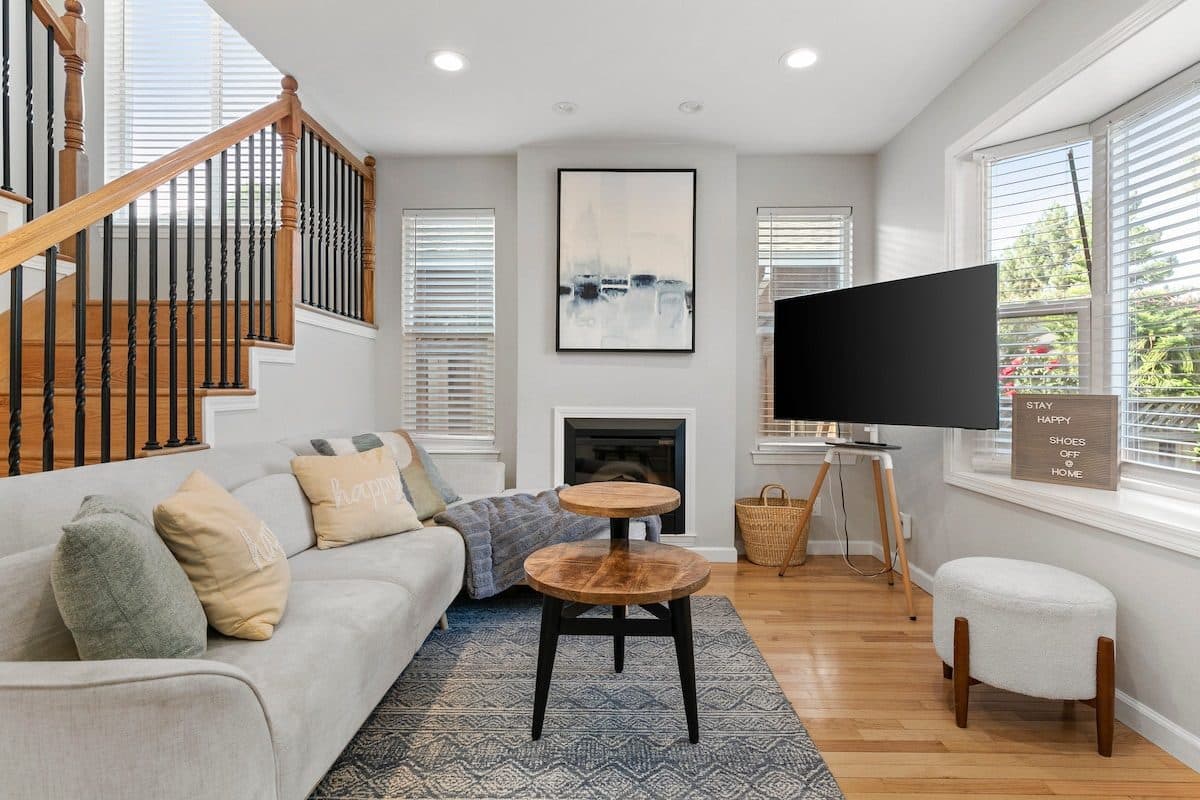 Jane's Home (WL) | Spacious & Bright 2B Home+HVAC 1