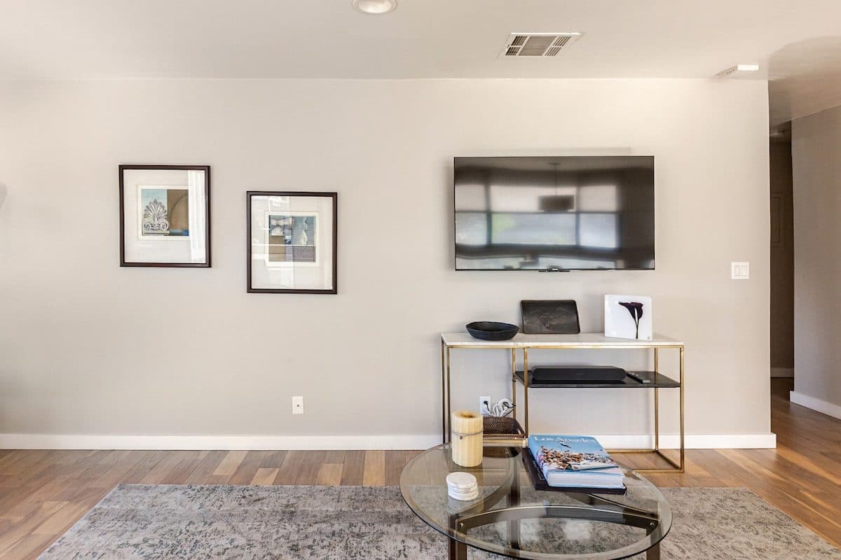 Sunlit 1bd/1ba condo, DTLA 3