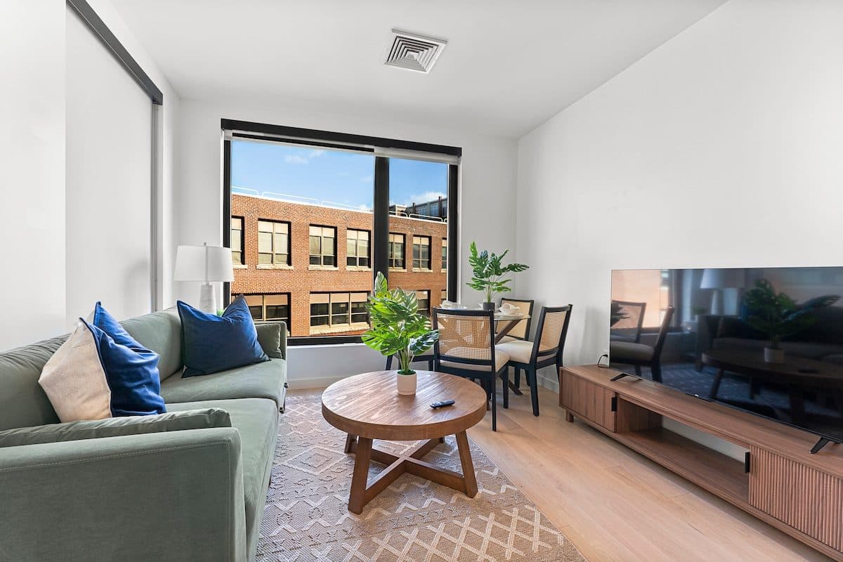 Luxury 1BR Next to Broadway 0531 2