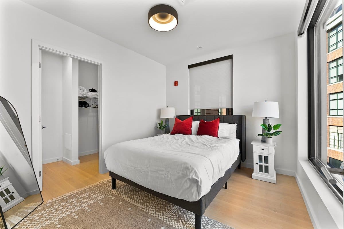 Luxury 1BR Next to Broadway 0531 1