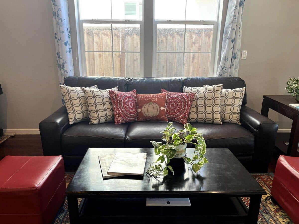 New house-Comfy Queen bedroom in San Jose 2