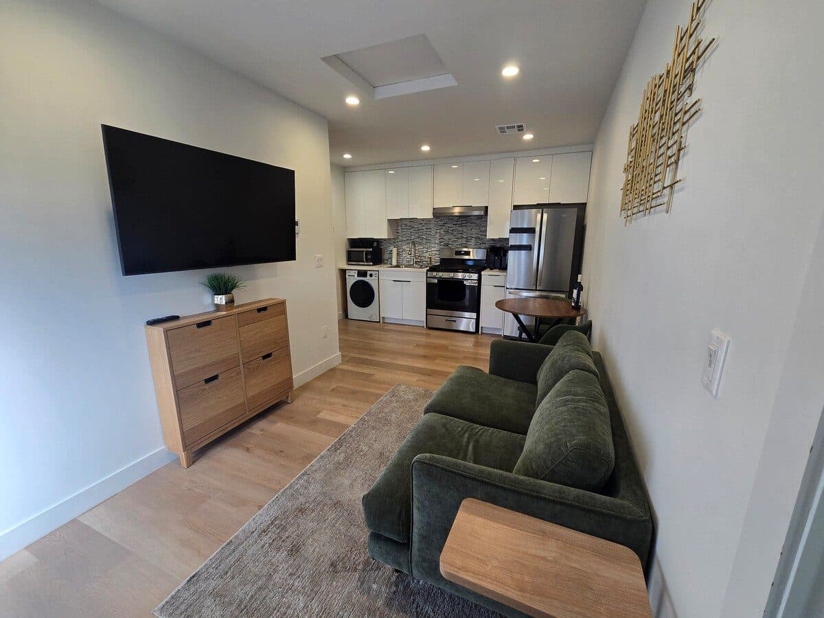 Modern Traveler Escape 2BR/ 1BA 3