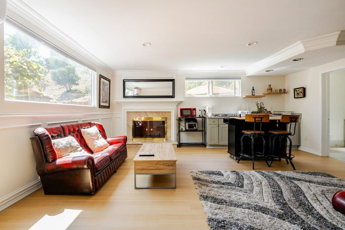 Quiet one bedroom on mountain of Woodland Hills 2