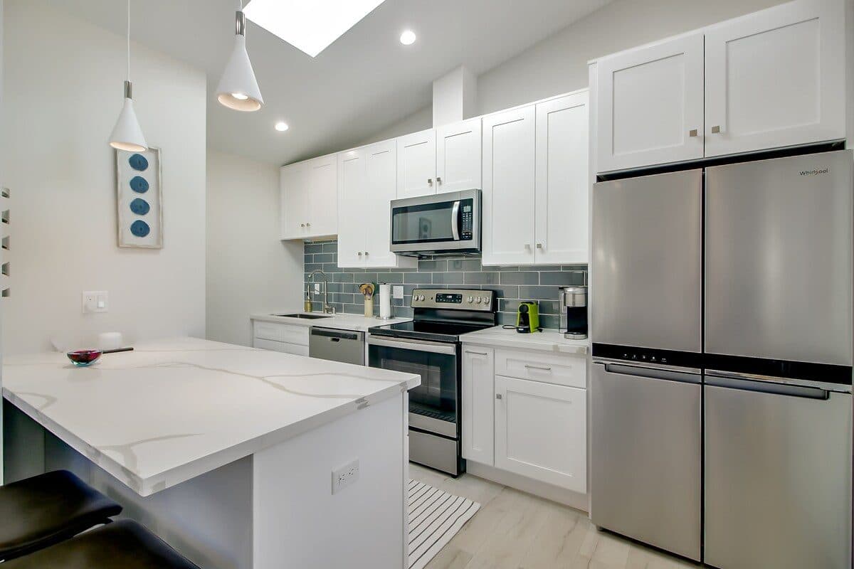 Bright ADU w Private Entrance & Yard 3