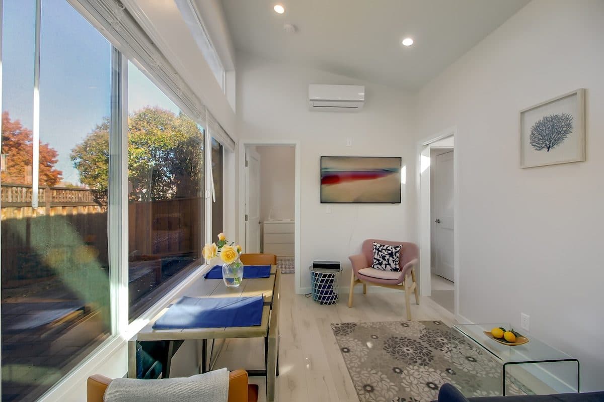 Bright ADU w Private Entrance & Yard 1