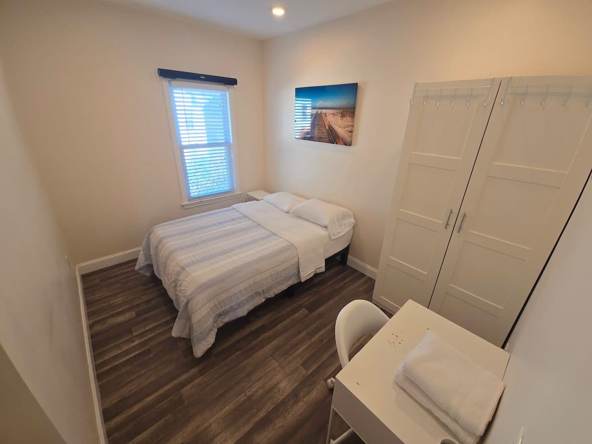 Private bedroom near Sullivan SQ 2