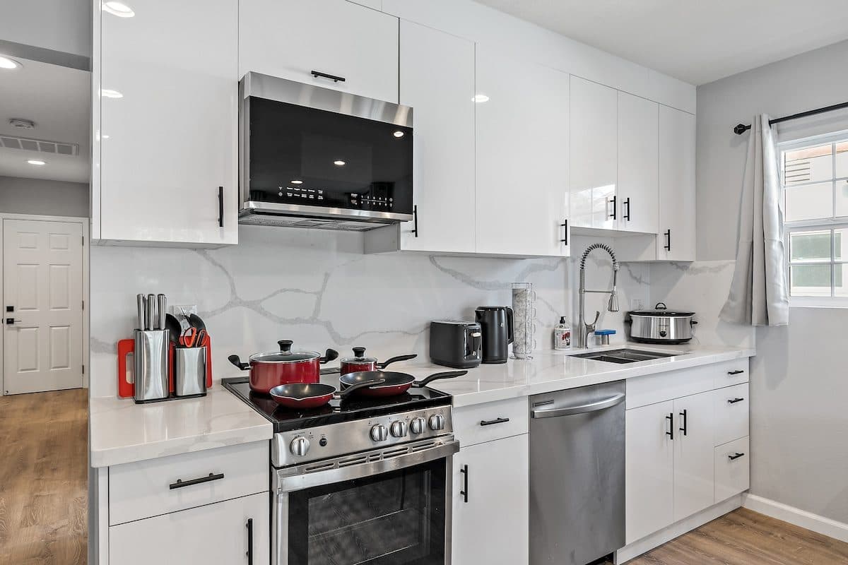 Jane's Home (AL) | Downtown Private Room w HVAC 3 3