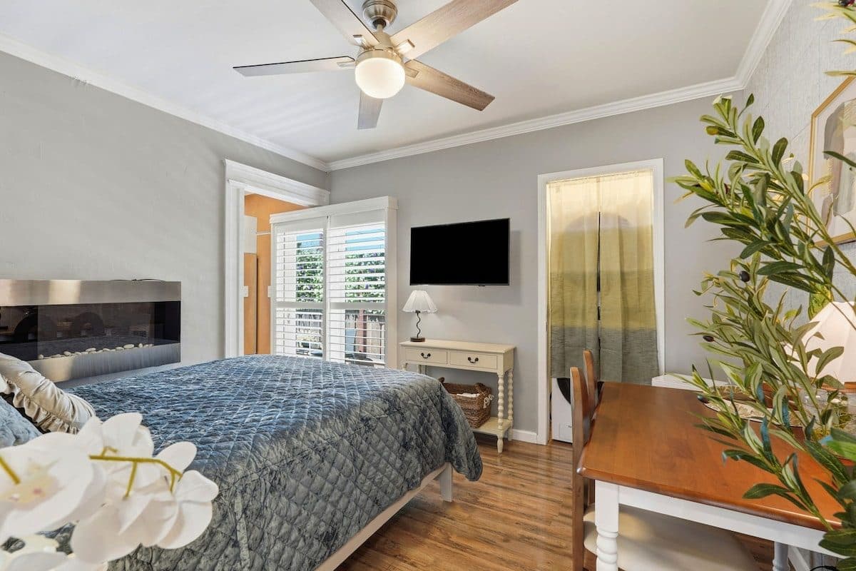 Luxury Studio | Kitchenette, W/D near Santana Row 3