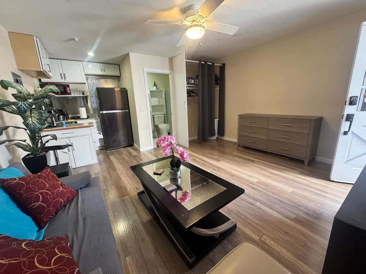 Modern Studio • Private Entry + Mini Kitchenette 2