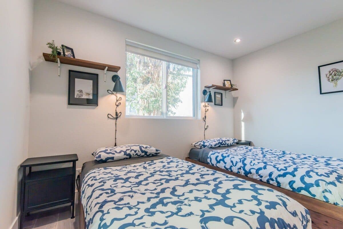 Tidy Shared Room in Local Prime Harbor City 2