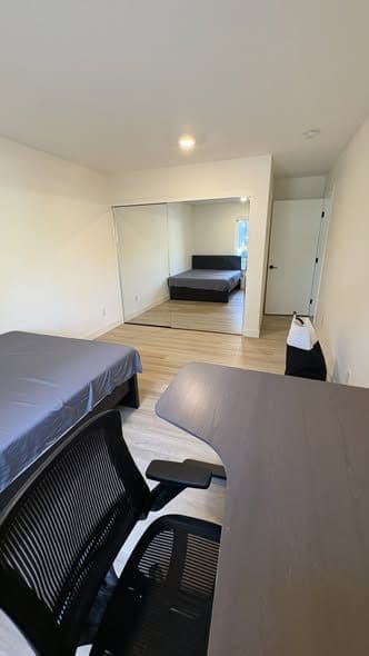 🏠 **Immediate** **Temporary Accommodation Available** - Looking for a female sublease to start immediately 1