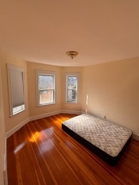 🚨☀️ 3 PRIVATE ROOMS AVAILABLE – NOV 1 | $800/mo | 1 MIN TO ASHMONT T 🚇✨ 1
