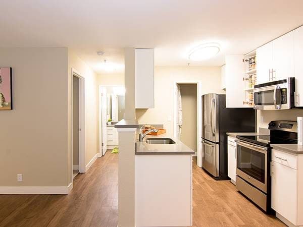 Beautiful 1 bed 1 bath in Downtown Mountain View!! Come tour today!!! 2