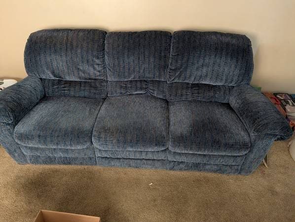 FREE RECLINING SOFA 1