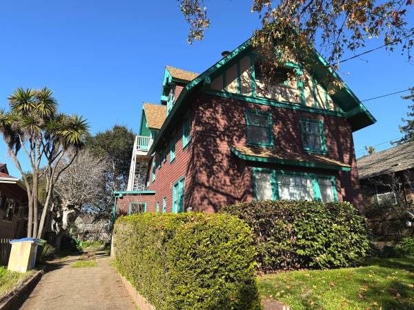 REMODELED 650 Sq/Ft 1BR/1BA Claremont Apt AVAILABLE NOW 1