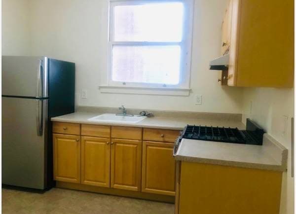 2 Bedroom 1 bath less than 1 minute walk to UC Berkeley campus, restau 2