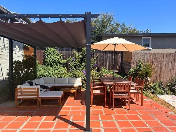 SUBLET: 2 BR Sunny, single family home with yard | Dog Friendly 2