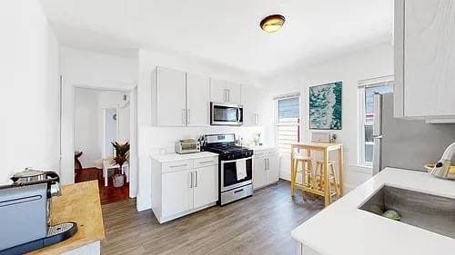 Looking for a new roommate to share a great apartment! 3
